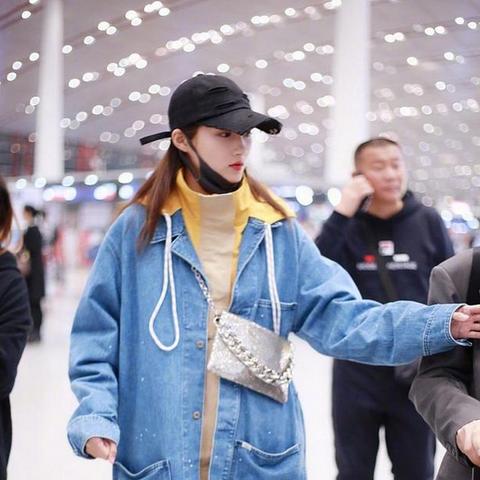 最新款卫衣时尚潮流与商业机遇结合之选